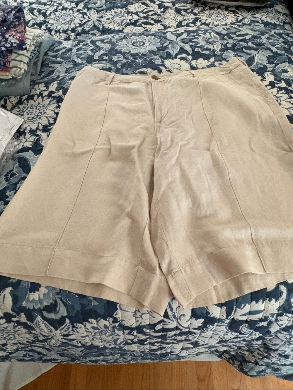 Lands' End Women's Beige Tailored Bermuda Shorts